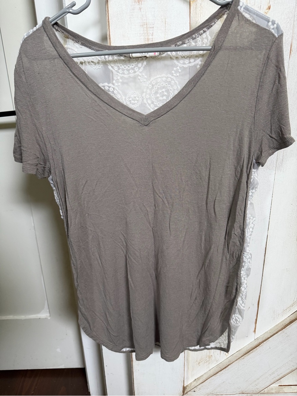 Le Lis Taupe V-Neck Short Sleeve Top with White Lace Back 0360